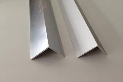 Алуминиев винкел 10х10,20х20,30х30,40х40мм цвят : сребро, полирано стебро